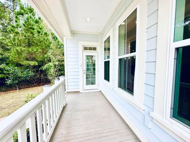 1581 Bourne Crossing Photo 4