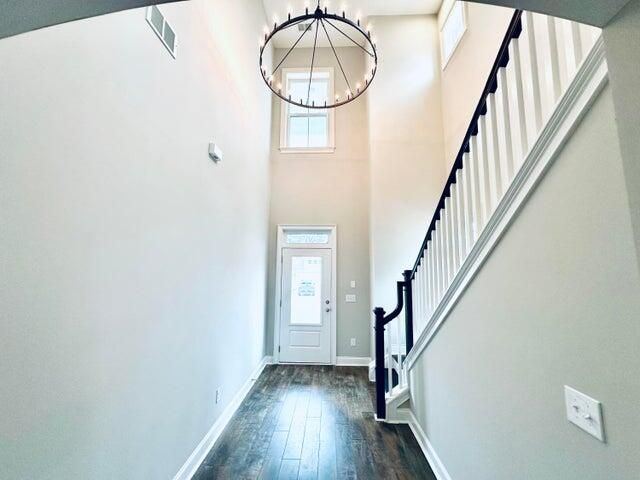 1581 Bourne Crossing Photo 6