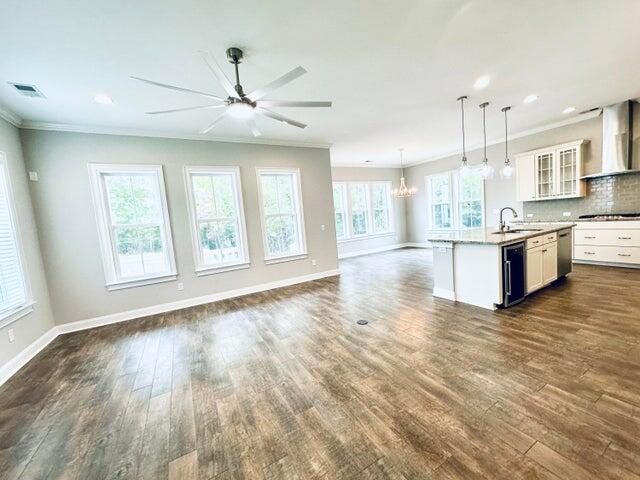 1581 Bourne Crossing Photo 8
