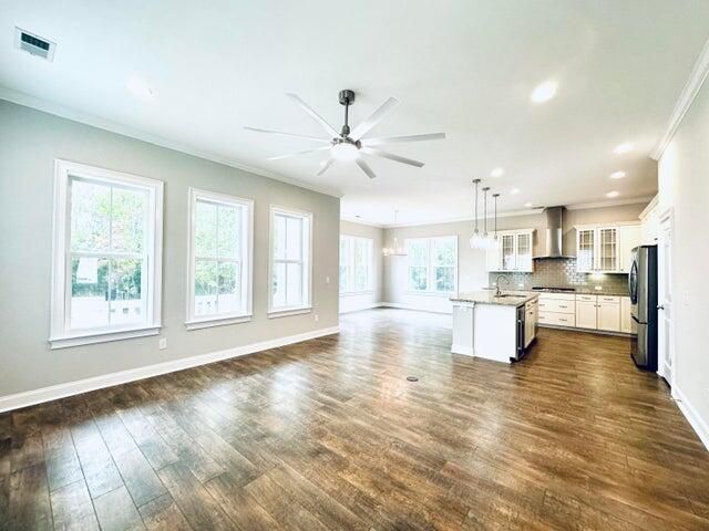 1581 Bourne Crossing Photo 9