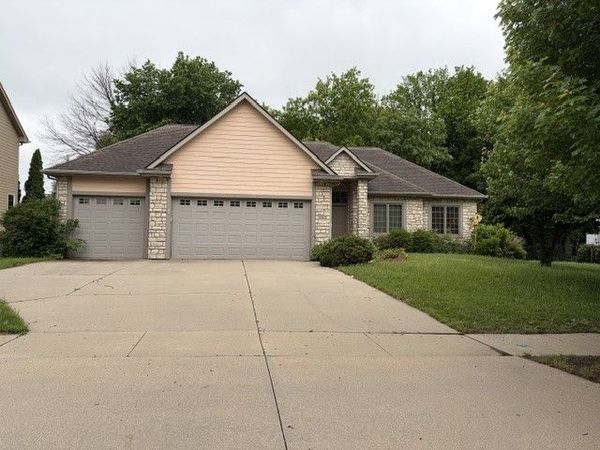 2412 SW Woodbury Lane, Ankeny, IA 50023
