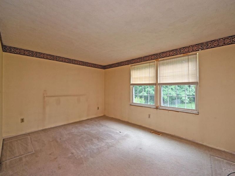 1047 Beacon Street, Cincinnati, OH 45230 Photo 12