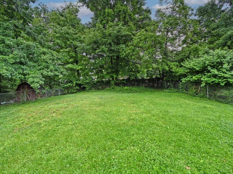 1047 Beacon Street, Cincinnati, OH 45230 Photo 25
