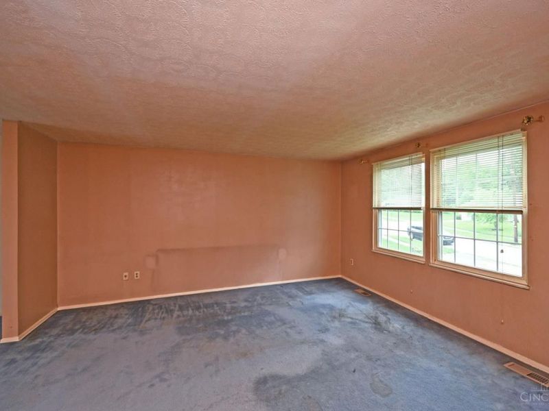 1047 Beacon Street, Cincinnati, OH 45230 Photo 4