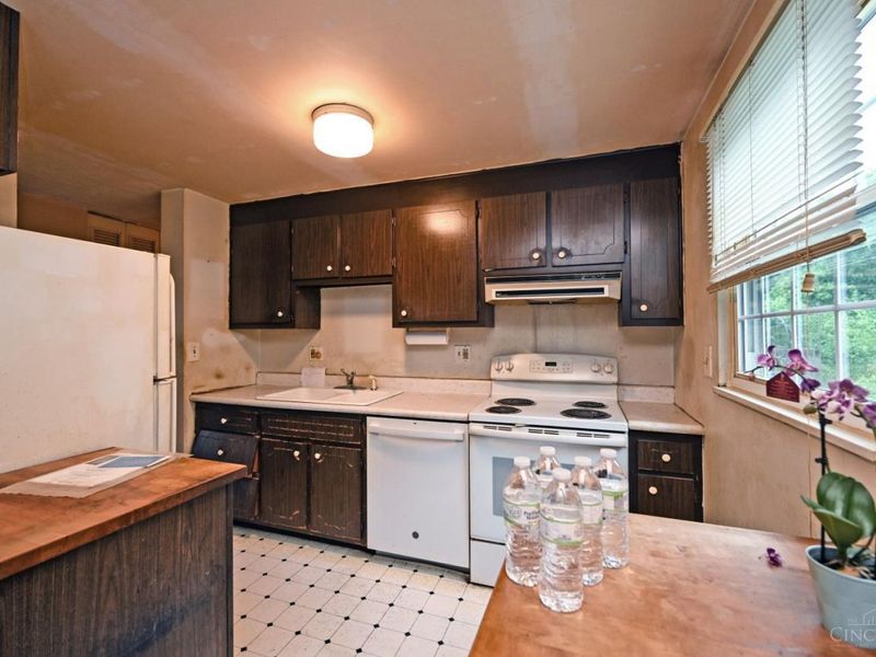 1047 Beacon Street, Cincinnati, OH 45230 Photo 9