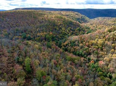 27 BEECH CREEK MOUNTAIN ROAD, BEECH CREEK, PA 16822