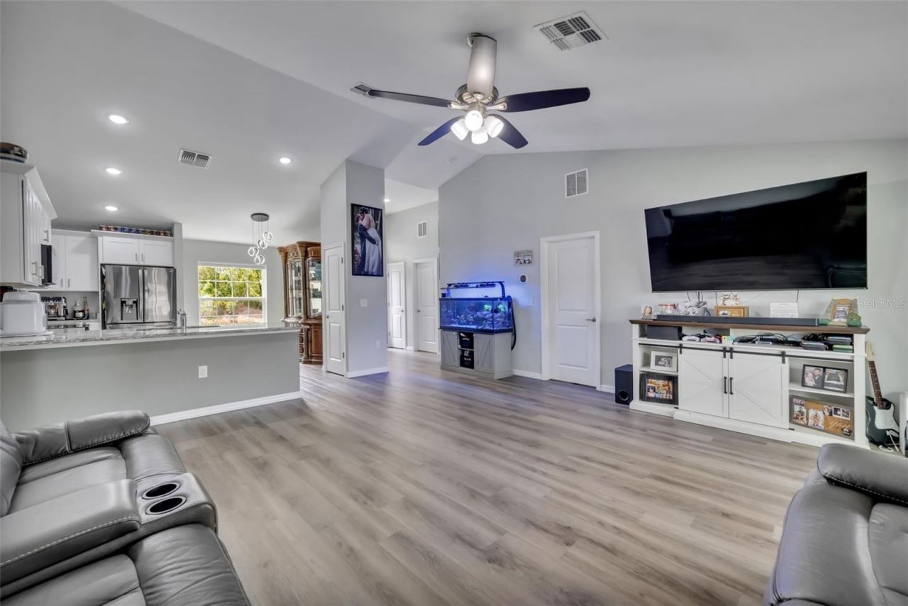 40610 E Fourth Avenue , Umatilla, FL 32784 Photo