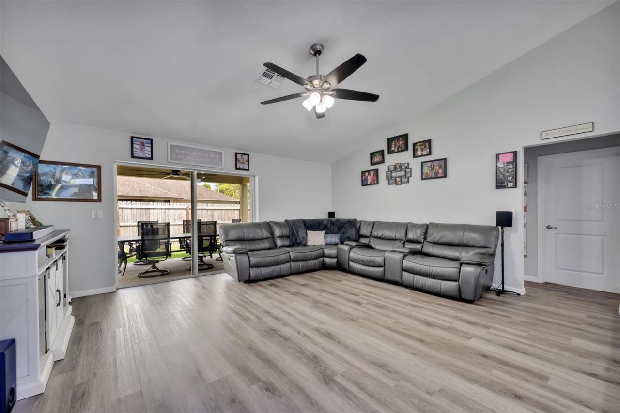 40610 E Fourth Avenue , Umatilla, FL 32784 Photo