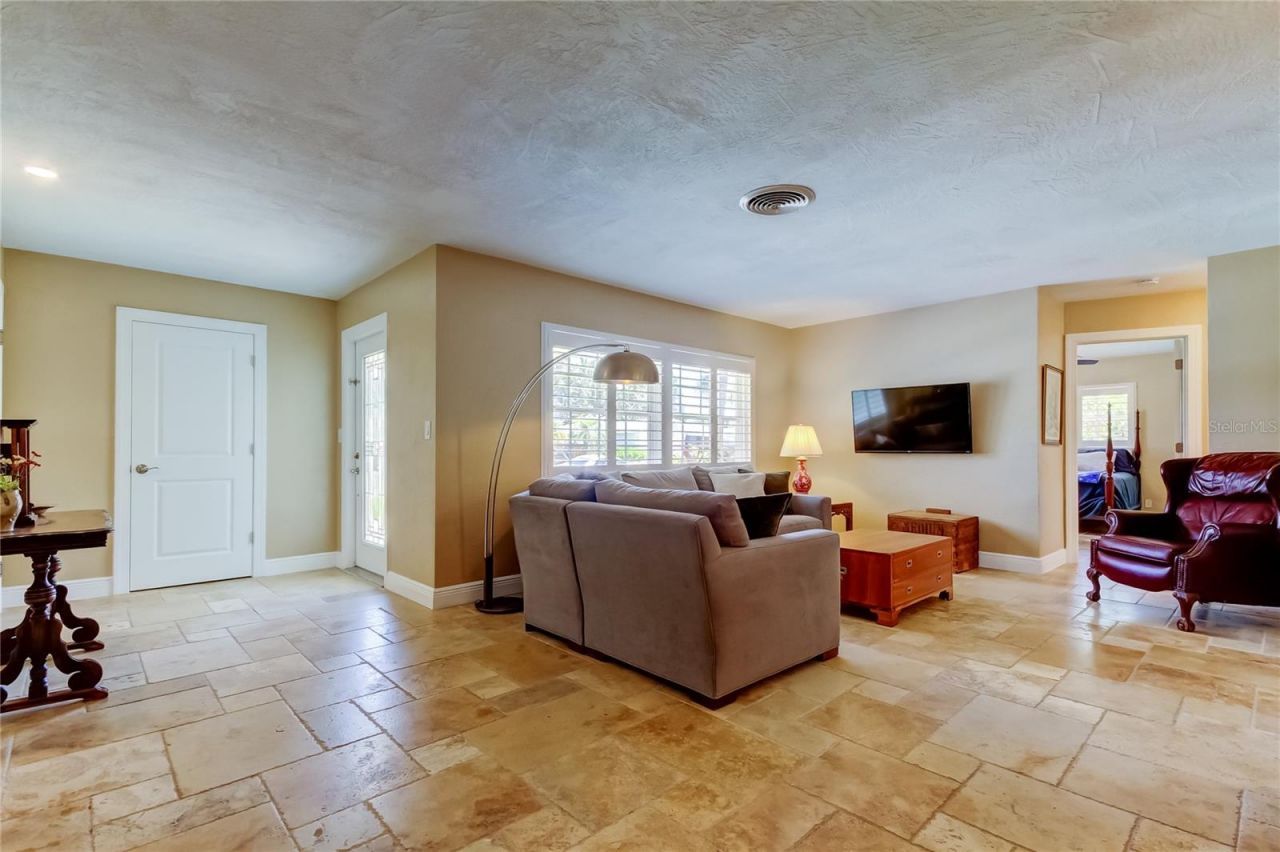 4174 14th Lane Ne, Saint Petersburg, FL 33703 Photo