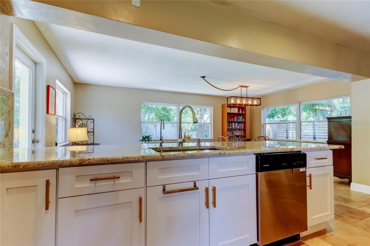 4174 14th Lane Ne, Saint Petersburg, FL 33703 Photo