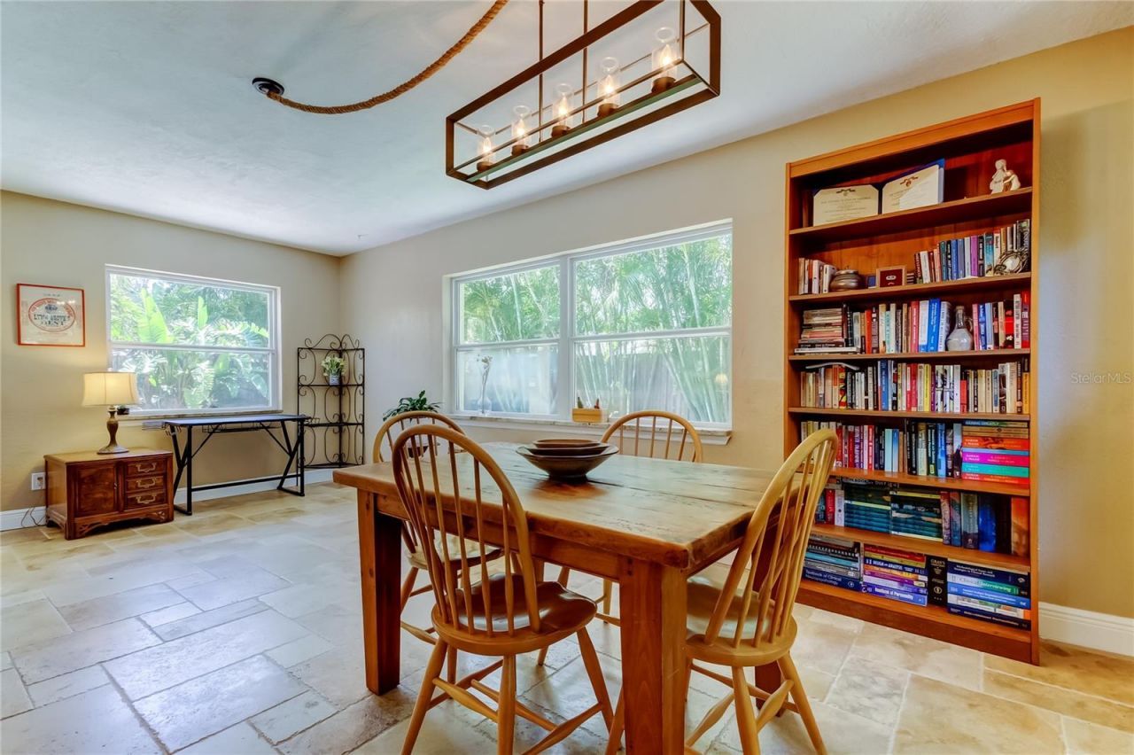 4174 14th Lane Ne, Saint Petersburg, FL 33703 Photo