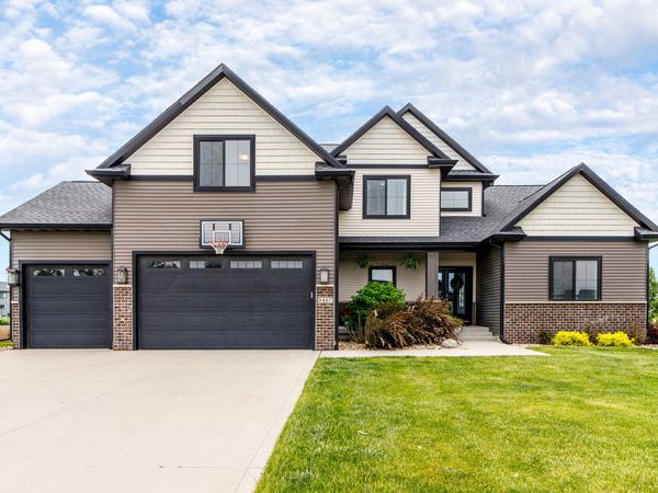 5467 Windrose Lane, Ames, IA 50014