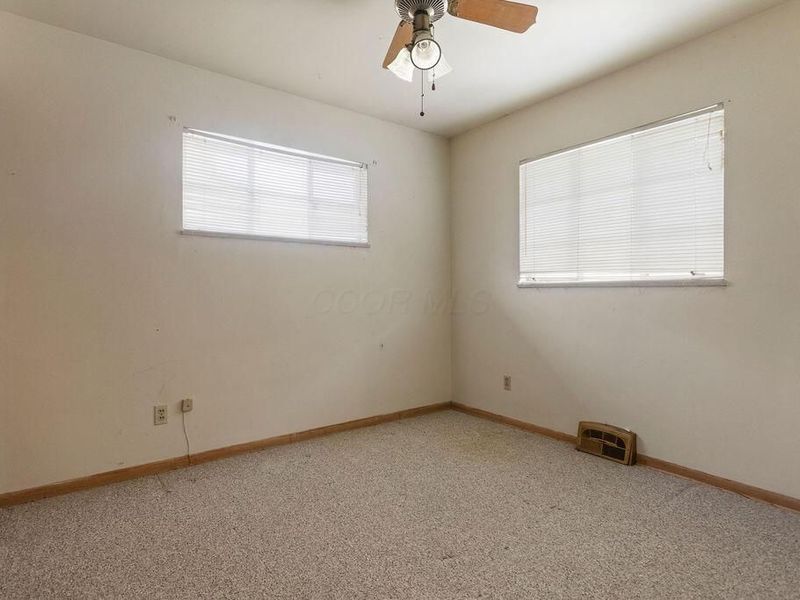 233 Postle Boulevard, Columbus, OH 43228 Photo 12