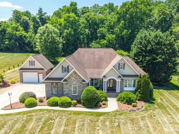 137 Natures Trail, Statesville, NC 28625
