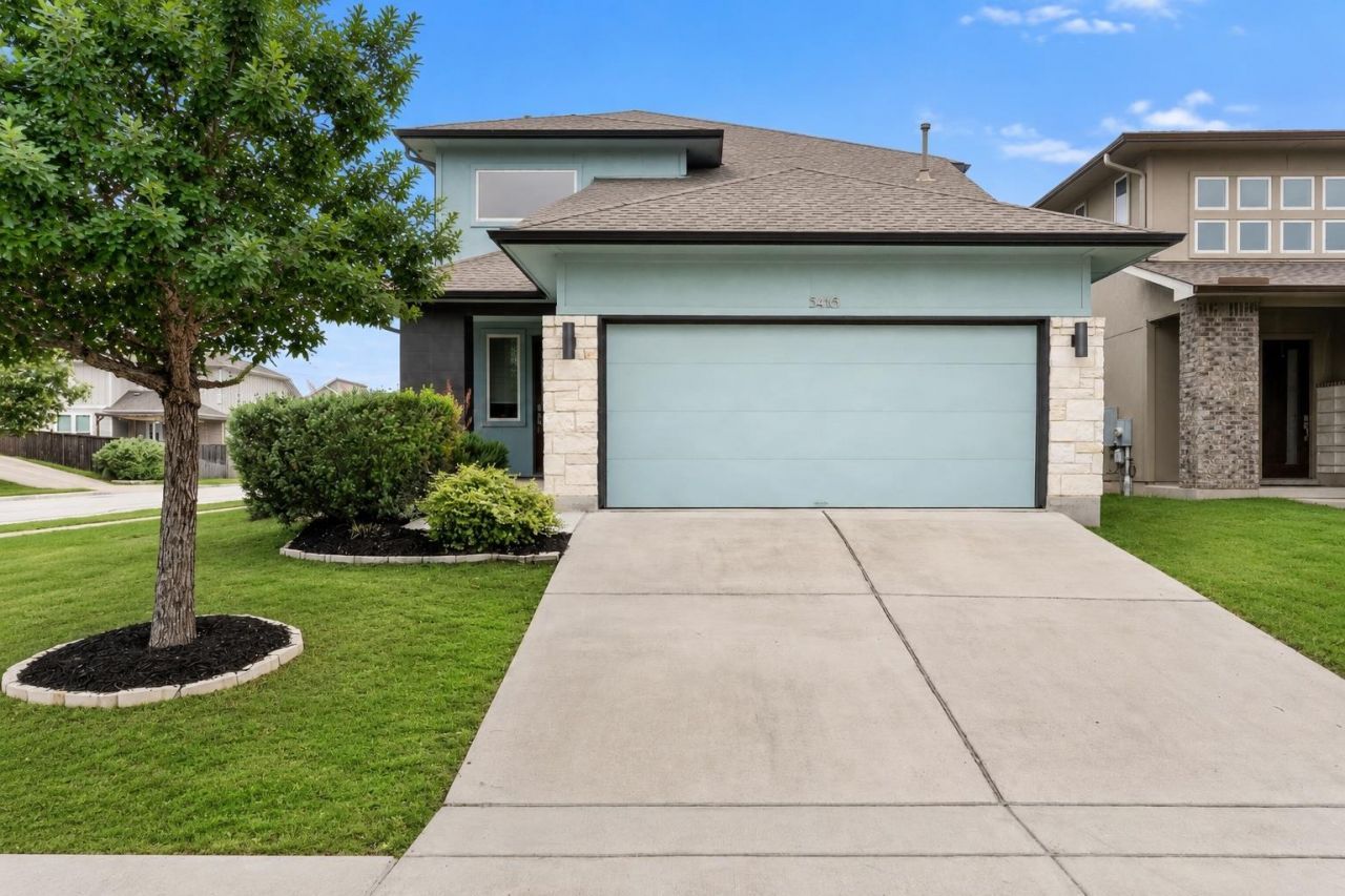 5416 Daimler Dr, Austin, TX 78744 Main Photo