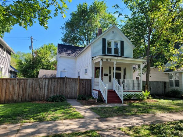 1016 James Avenue , Saint Paul, MN 55102