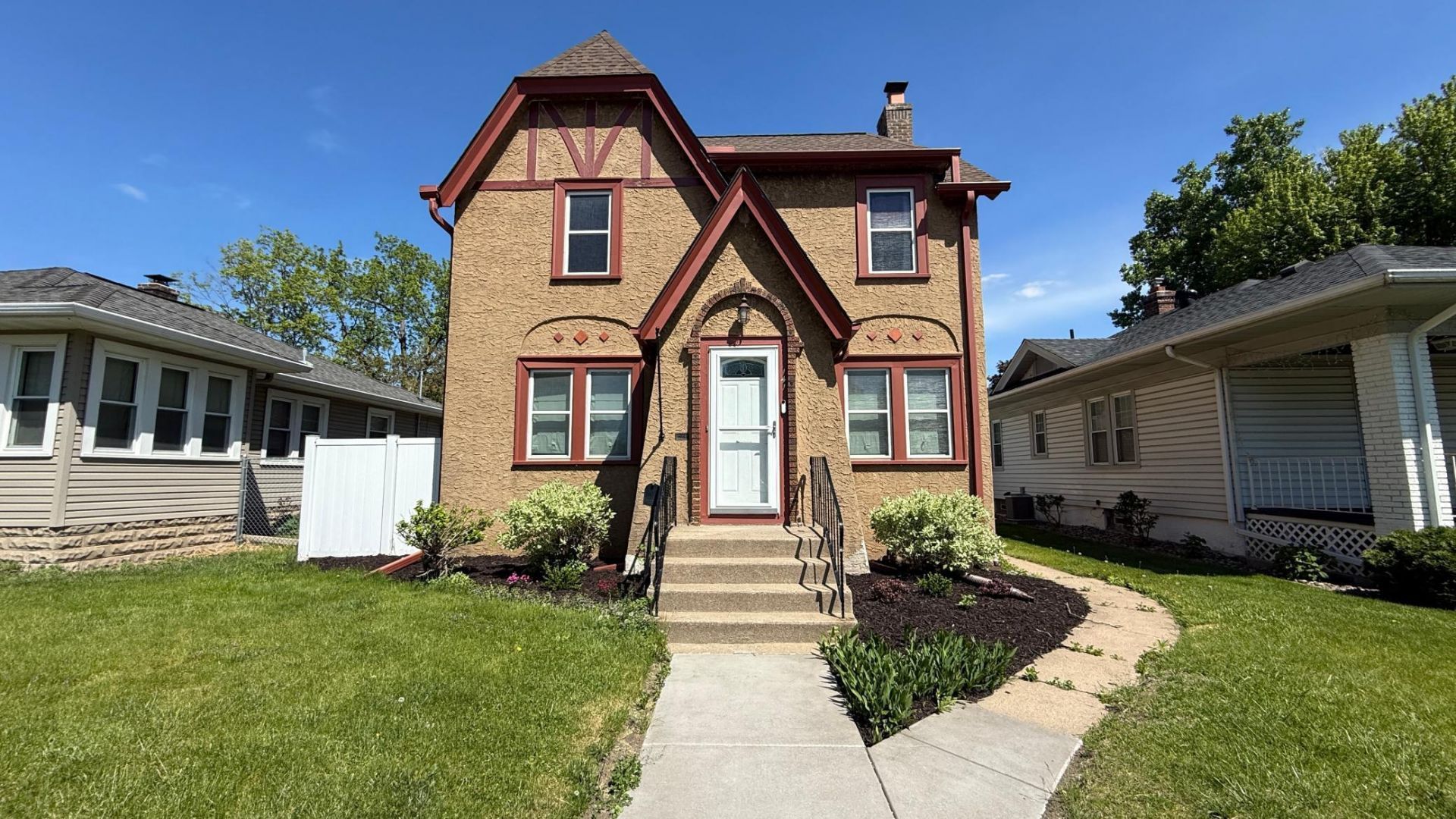 141 6th Avenue S, South Saint Paul, MN 55075 Main Photo