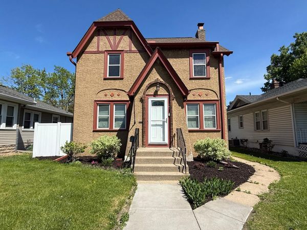 141 6th Avenue S, South Saint Paul, MN 55075