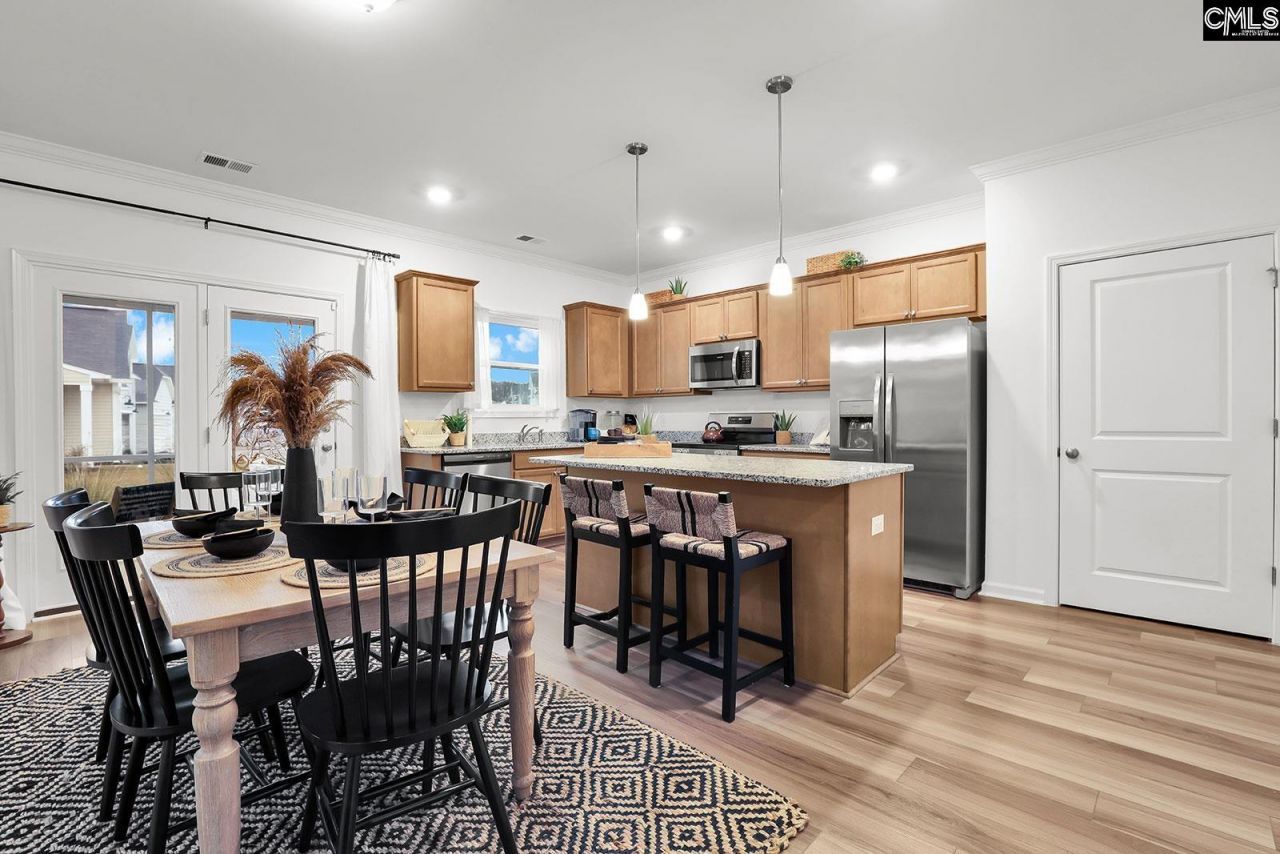 221 Kingsley Drive  Photo 11