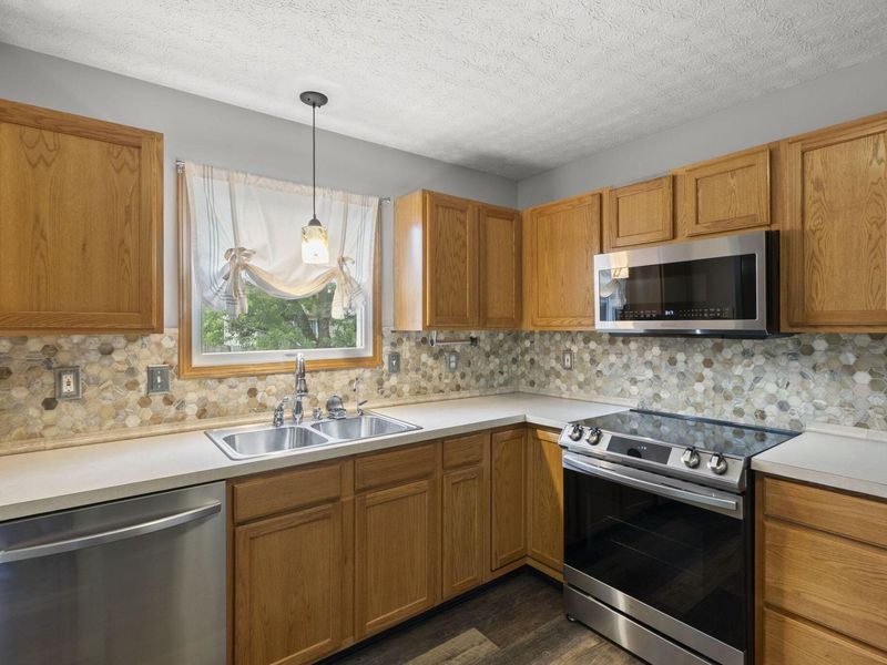 7324 Emerald Tree Drive, Canal Winchester, OH 43110 Photo 14