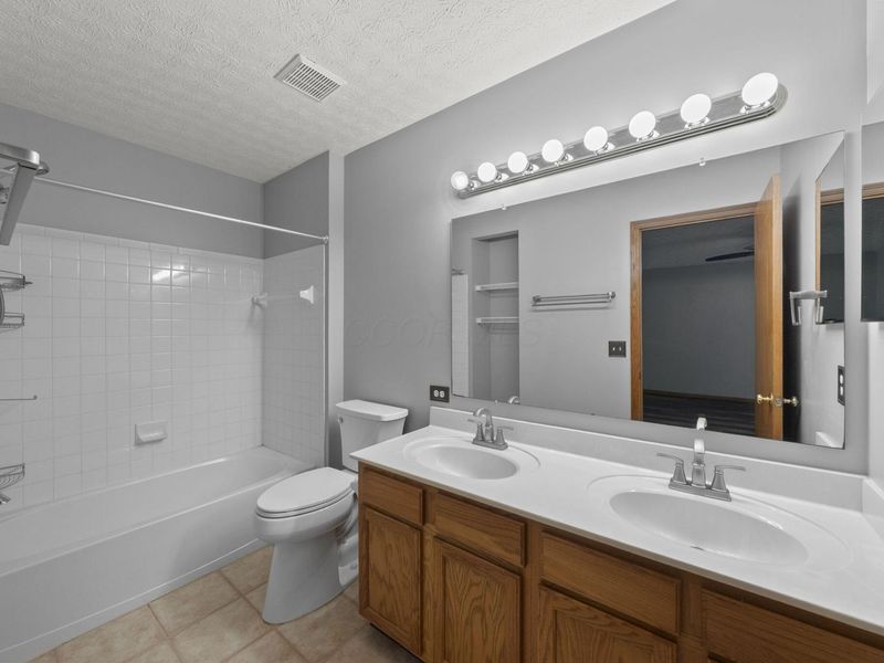 7324 Emerald Tree Drive, Canal Winchester, OH 43110 Photo 20