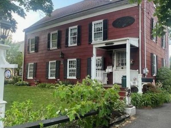 12 Freeman Street, Woodbridge, NJ 07095