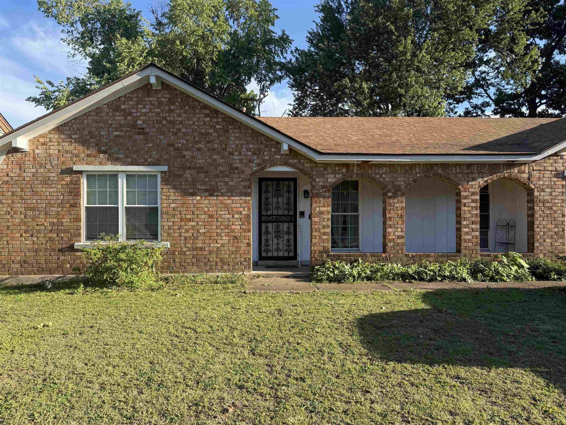 5753 E Antwerp Ave E, Memphis, TN 38135 Main Photo