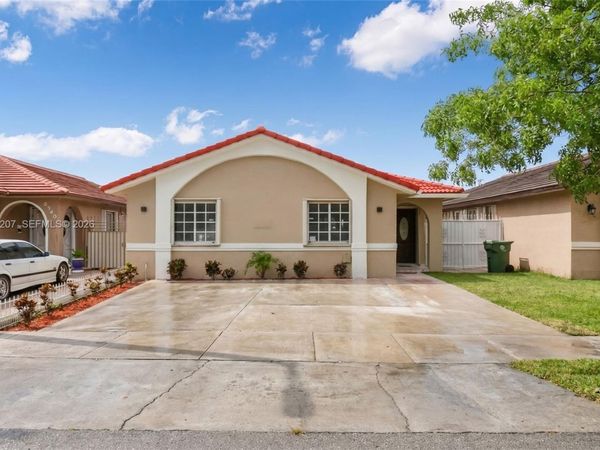 3254 W 78th St , Hialeah, FL 33018