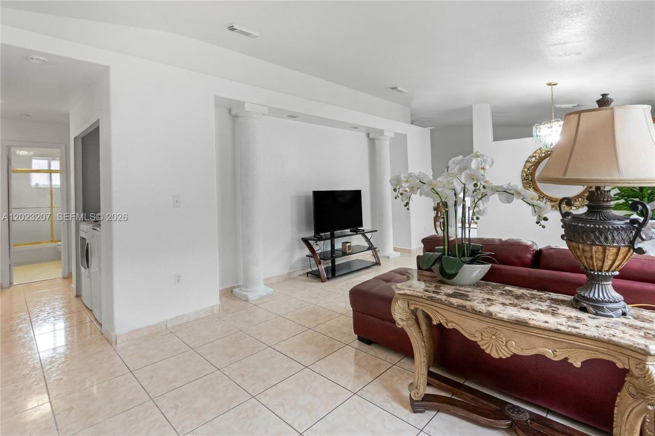 3254 W 78th St, Hialeah, FL 33018 Photo