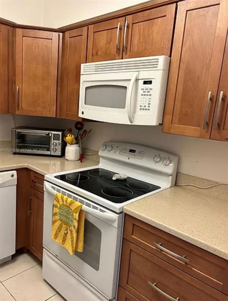7441 Wayne Ave, Unit 14D, Miami Beach, FL 33141 Photo