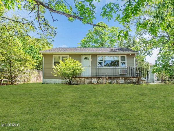 138 Vansant Avenue, Island Heights, NJ 08732