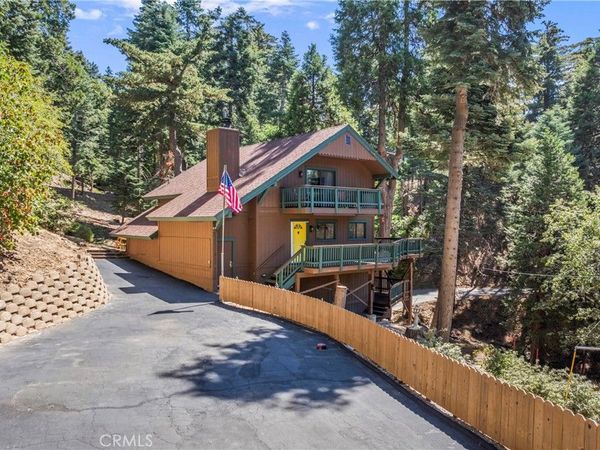 899 Blueridge Drive, Lake Arrowhead, CA 92385