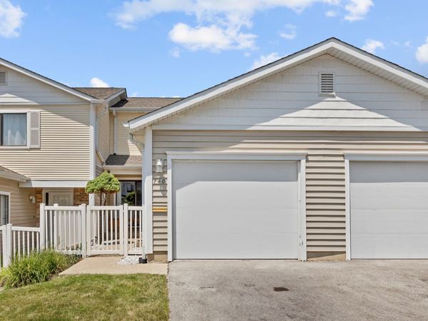 740 Lakeview Point , Schaumburg, IL 60194