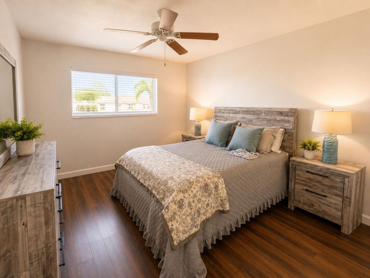 30 Colonial Club Drive, Unit 203, Boynton Beach, FL 33435 Photo