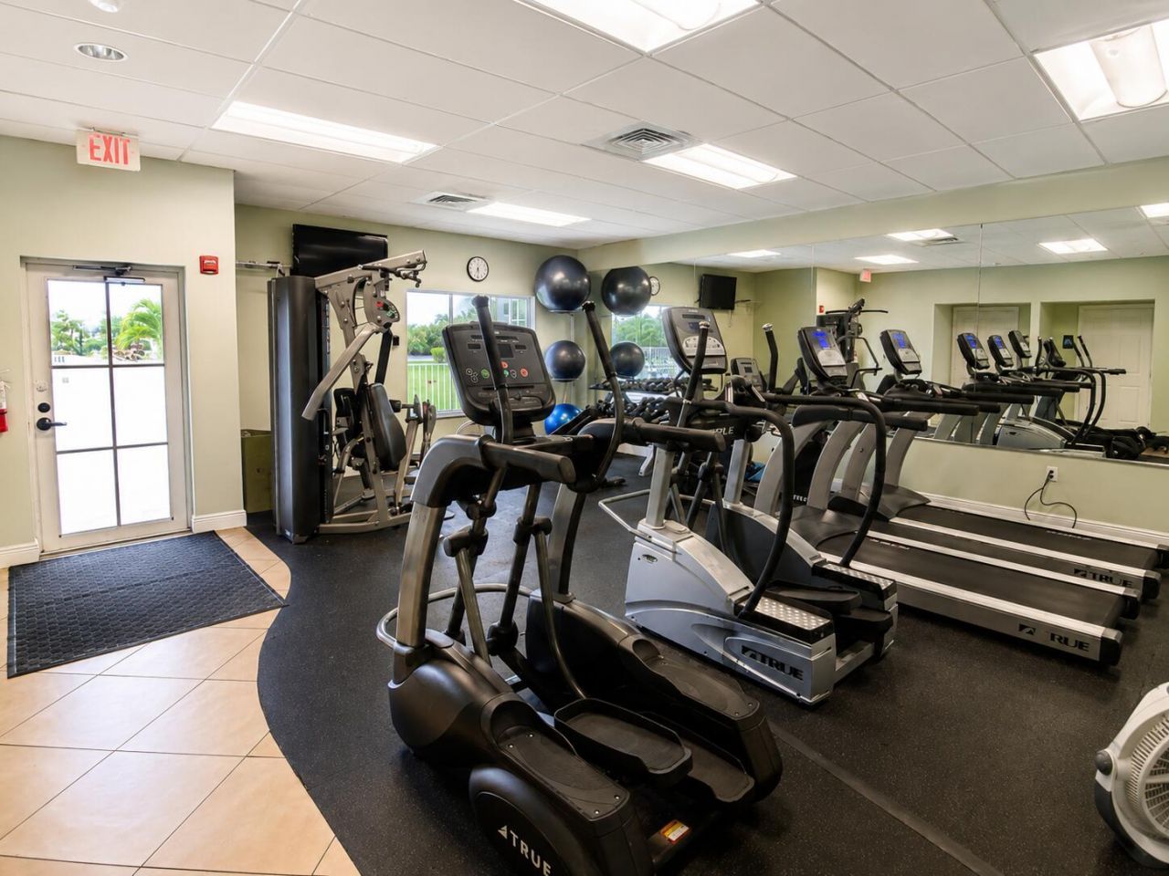 30 Colonial Club Drive, Unit 203, Boynton Beach, FL 33435 Photo