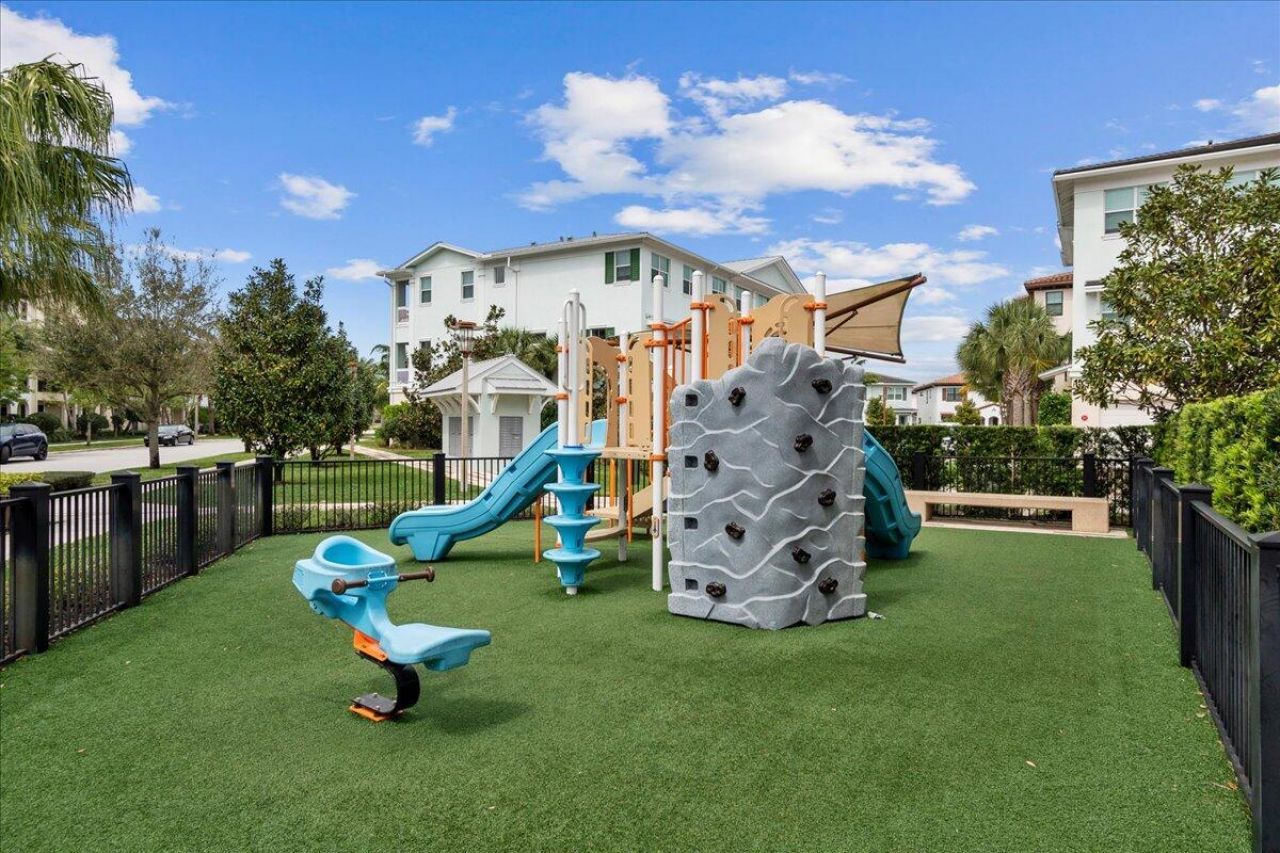 8039 Hobbes Way, Palm Beach Gardens, FL 33418 Photo