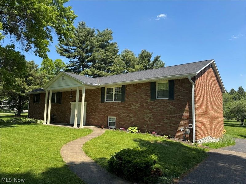 1236-1238 Bowen Circle NW, Canton, OH 44708 Photo 2