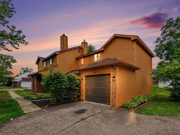 23227 Middlebelt Road, Farmington, MI 48336