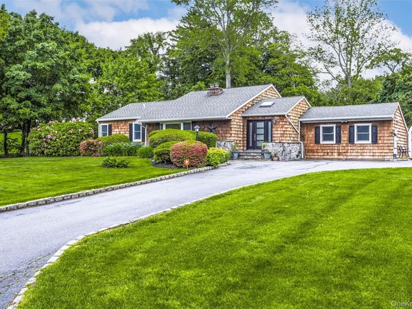 7 Longacre Drive, Huntington, NY 11743