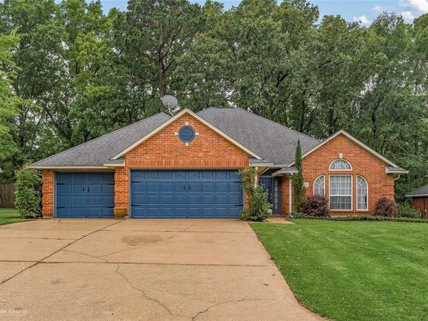 210 Country Club Drive, Benton, LA 71006