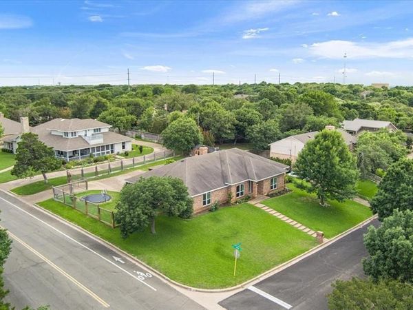 10025 Forest View Drive , Woodway, TX 76712