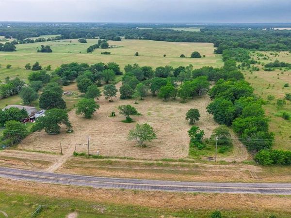 355 Farm Road 3132 , Klondike, TX 75448