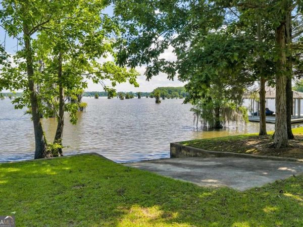139 W Entrekin Road, Cobb, GA 31735