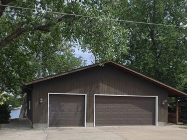 33 Lakewood Drive , Columbus, NE 68601