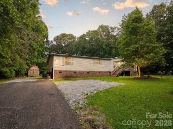 1276 Forest Ridge Drive, Bessemer City, NC 28016
