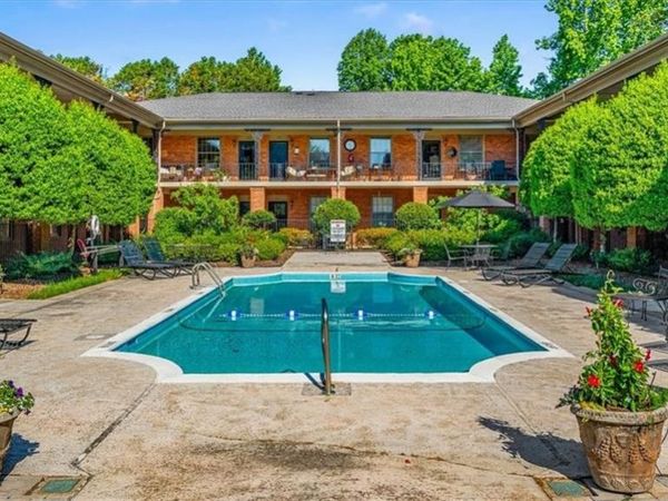 1833 Banking Street , Unit A10, Greensboro, NC 27408
