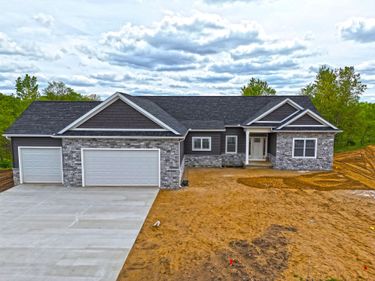 70055 Ashley Drive, Edwardsburg, MI 49112