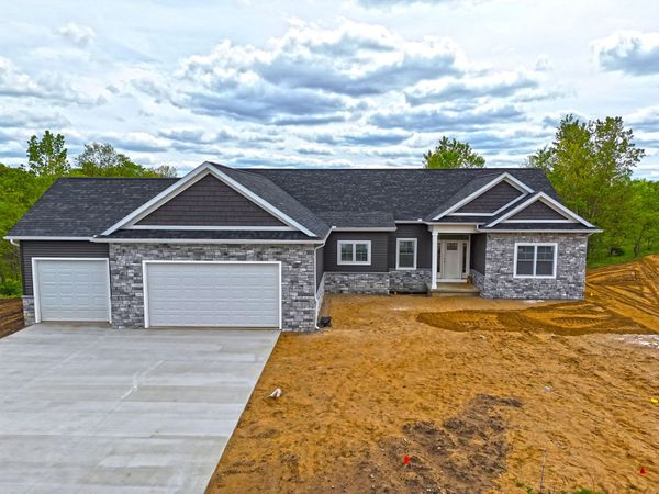 70055 Ashley Drive, Edwardsburg, MI 49112