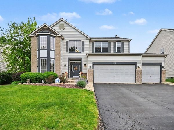 2070 Holt Lane , South Elgin, IL 60177