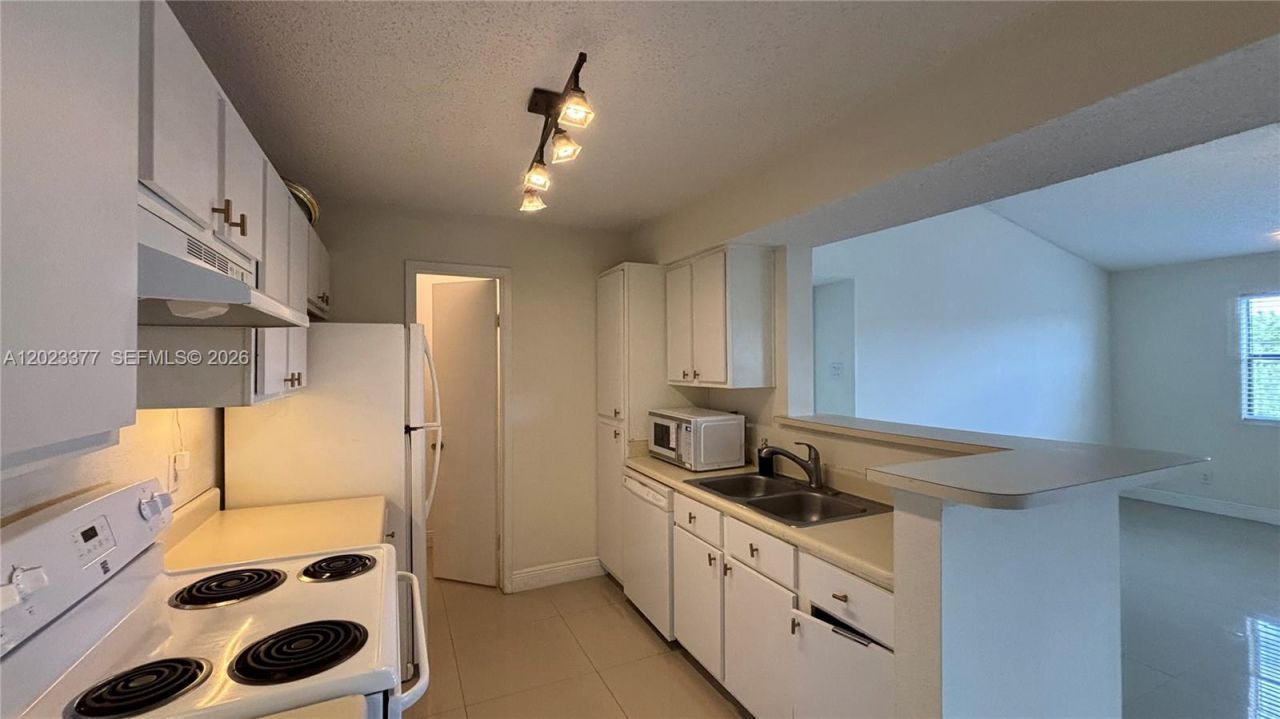 15077 SW 103rd Ter , Unit 8210, Miami, FL 33196 Photo